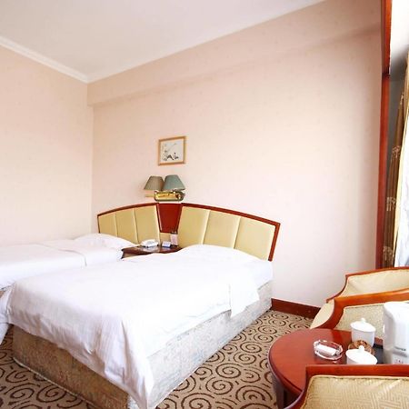 Hampton By Hilton Dalian Zhongshan Bagian luar foto