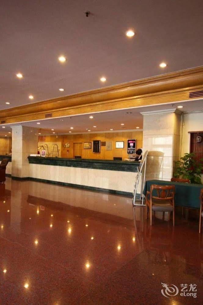 Hampton By Hilton Dalian Zhongshan Bagian luar foto
