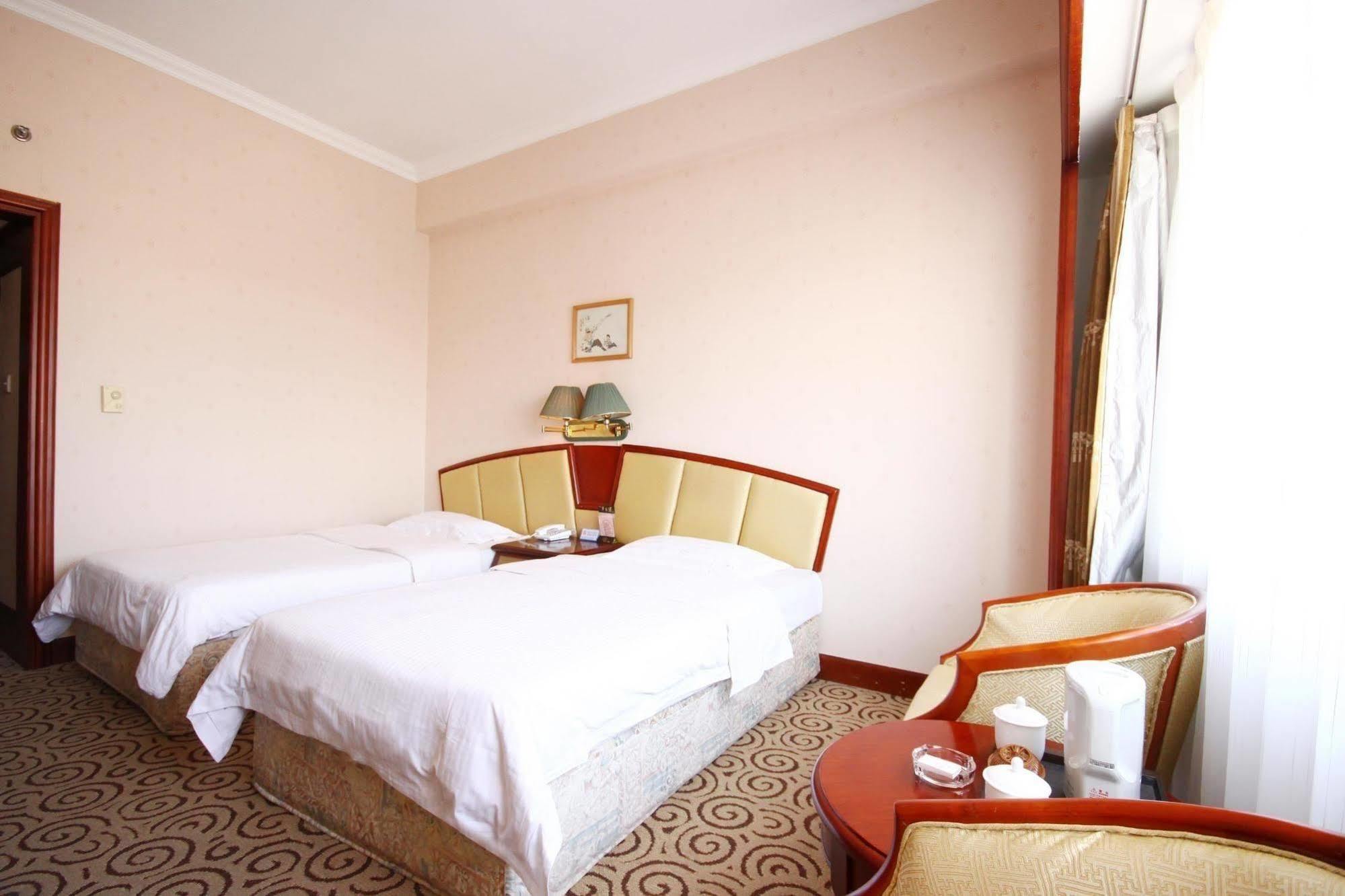 Hampton By Hilton Dalian Zhongshan Bagian luar foto