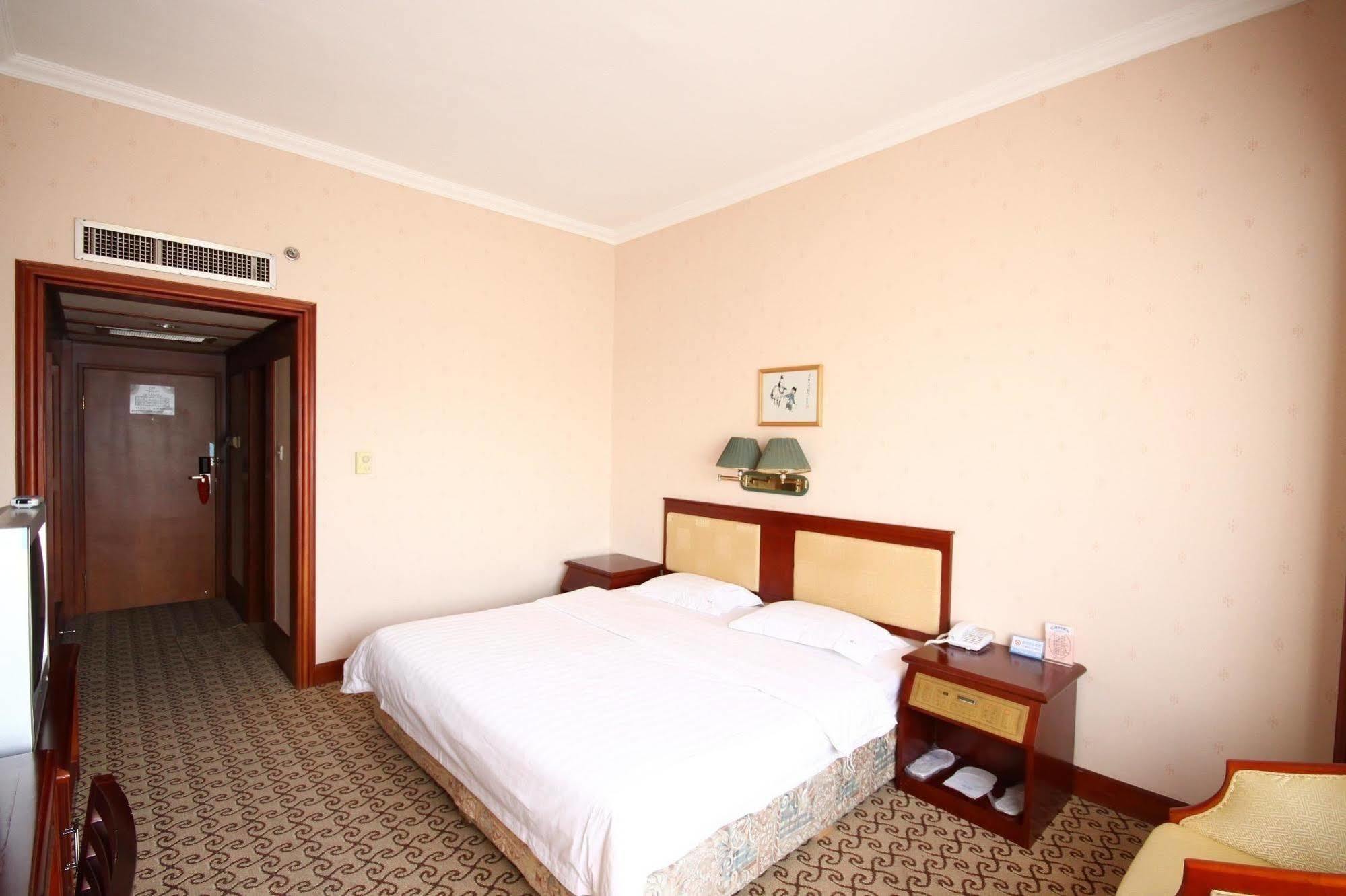 Hampton By Hilton Dalian Zhongshan Bagian luar foto