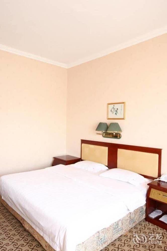 Hampton By Hilton Dalian Zhongshan Bagian luar foto