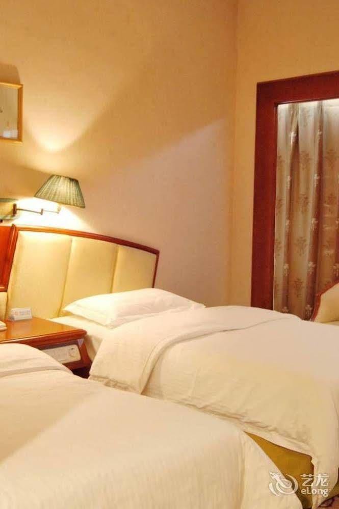 Hampton By Hilton Dalian Zhongshan Bagian luar foto