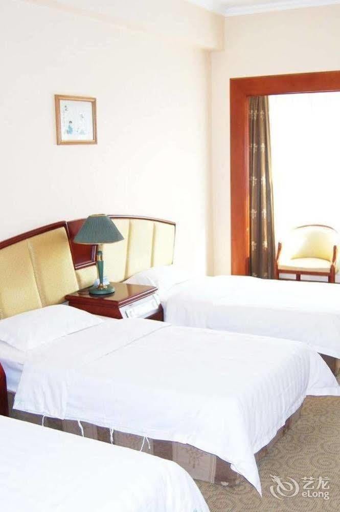 Hampton By Hilton Dalian Zhongshan Bagian luar foto