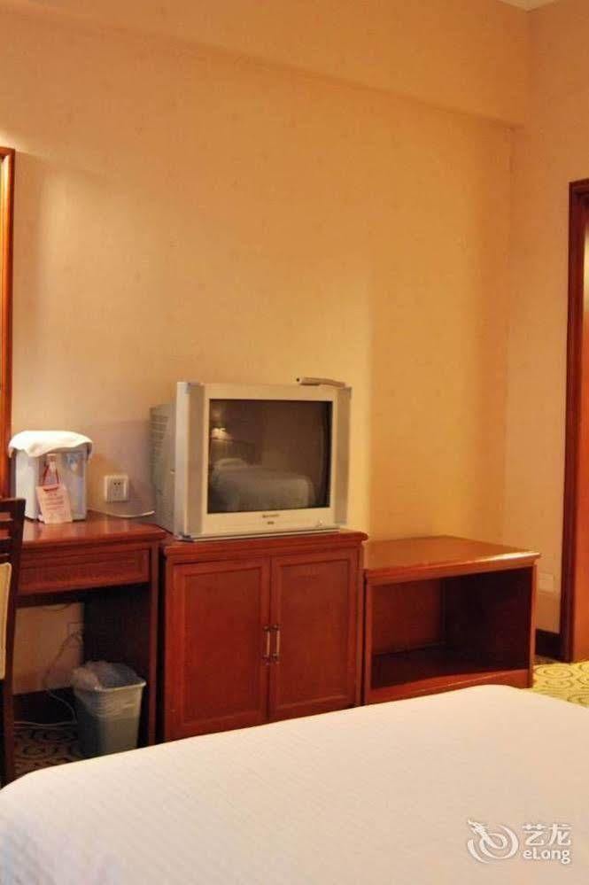 Hampton By Hilton Dalian Zhongshan Bagian luar foto